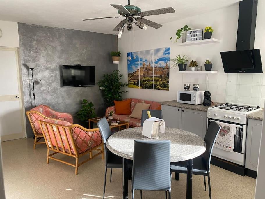 St Paul'S Bay Central Apartment In Qawra St. Paul's Bay Exterior foto